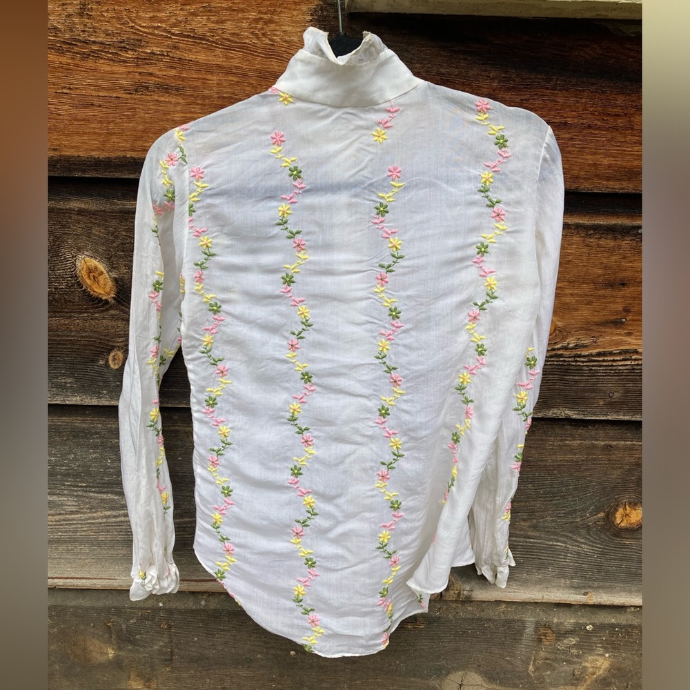 Alice Stuart Embroidered Button-Up Ruffly Top - Picture 5 of 13
